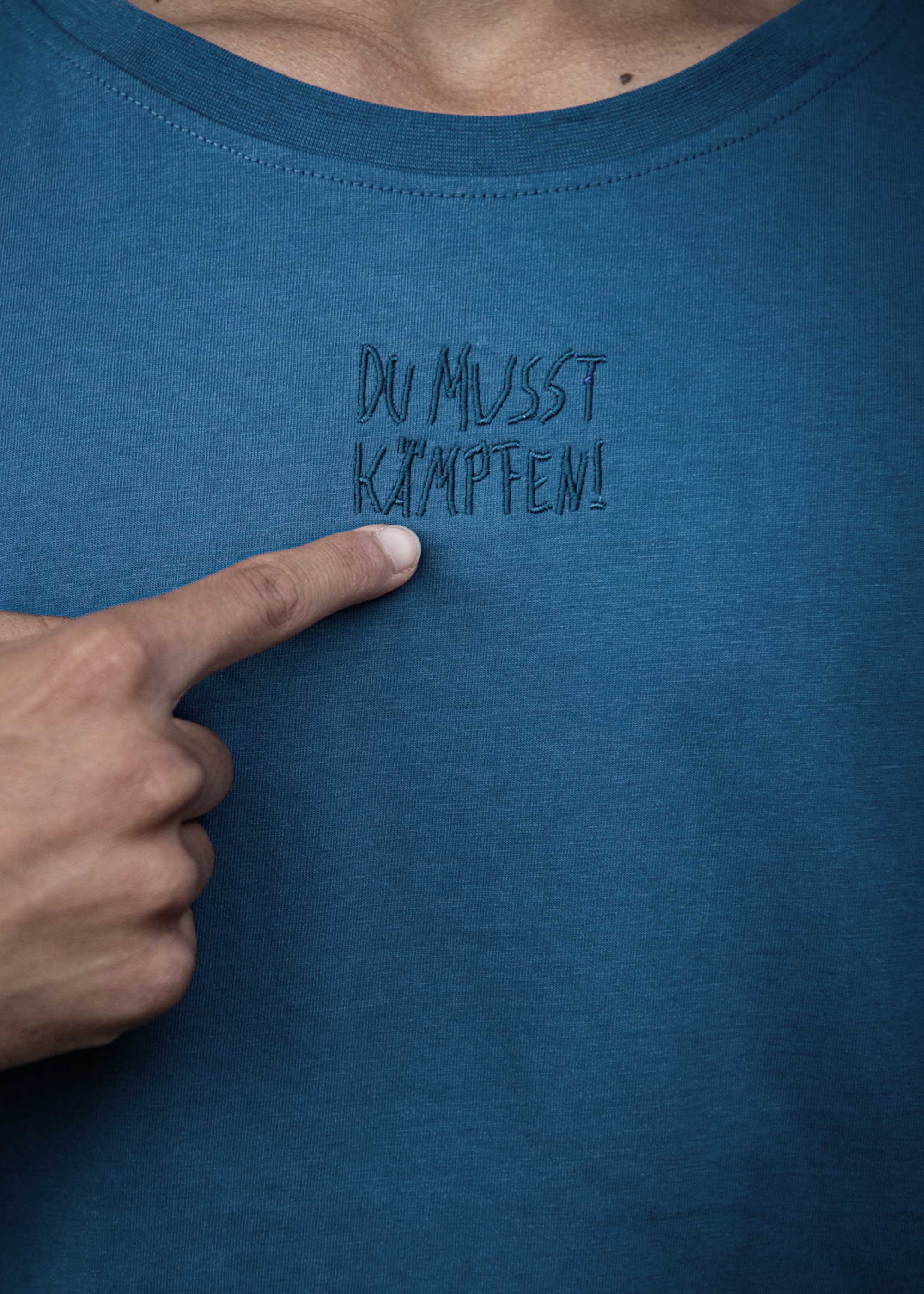 SportFAIRein Herren-Shirt "DU MUSST KÄMPFEN" SportFAIRein Herren-Shirt "DU MUSST KÄMPFEN"